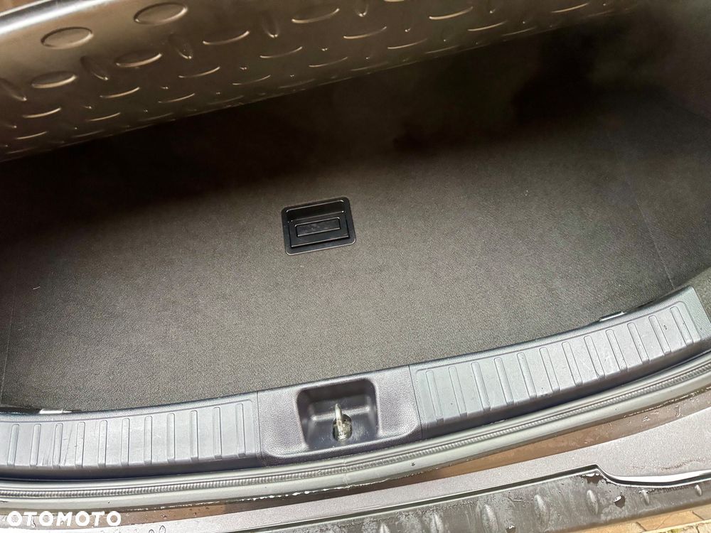 Toyota Prius Hybrid Comfort - 12