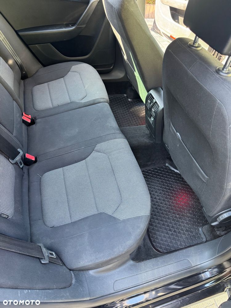 Volkswagen Passat 1.6 TDI DPF BlueMot Comfortline - 25