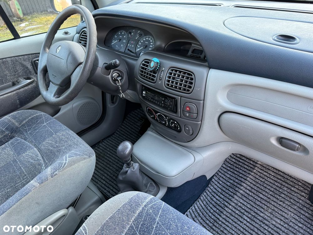 Renault Scenic 1.6 16V EXpression - 30