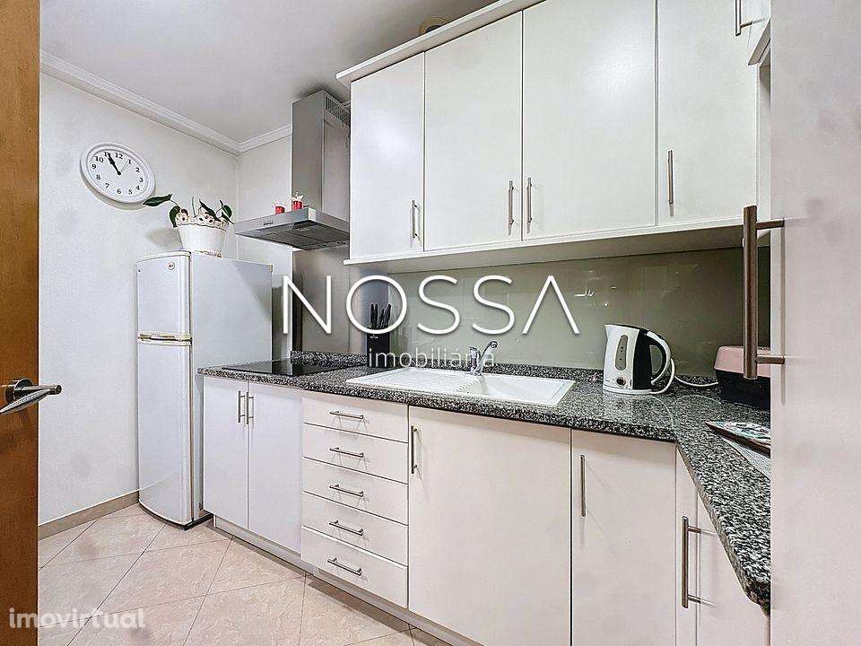 Apartamento T4 | Av. Columbano Bordalo Pinheiro - Grande imagem: 2/38