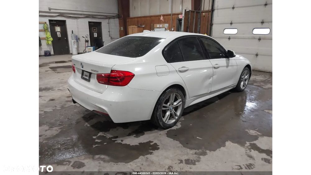 BMW Seria 3 330i xDrive - 7