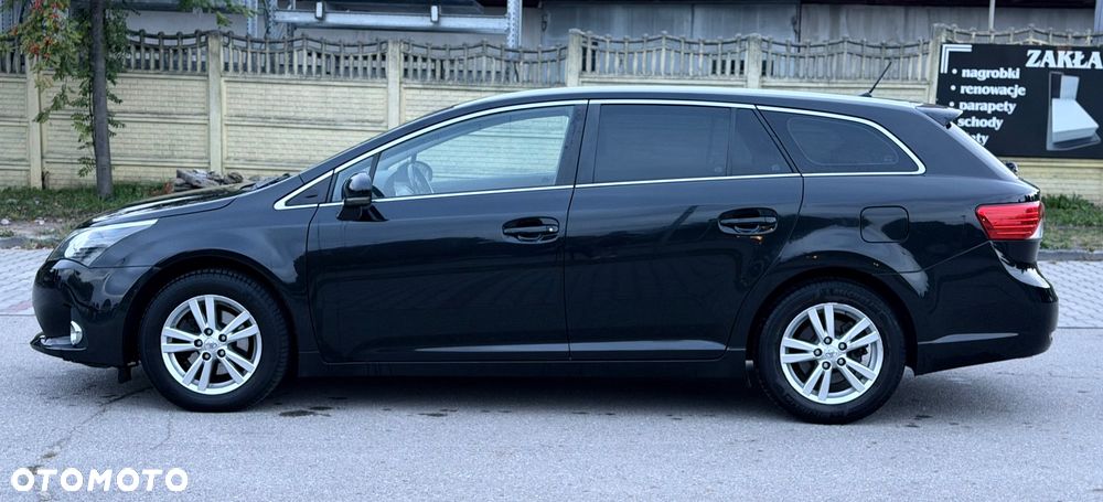 Toyota Avensis 2013 photo 4