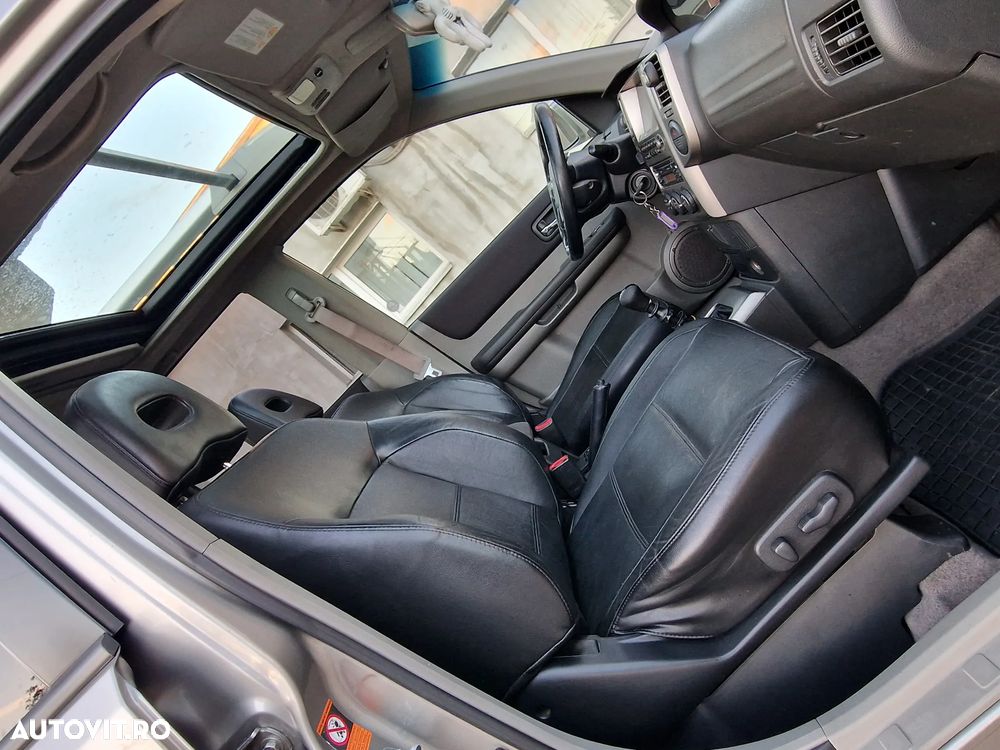 Nissan X-Trail 2.2 dCi 4x4 DPF Elegance - 10