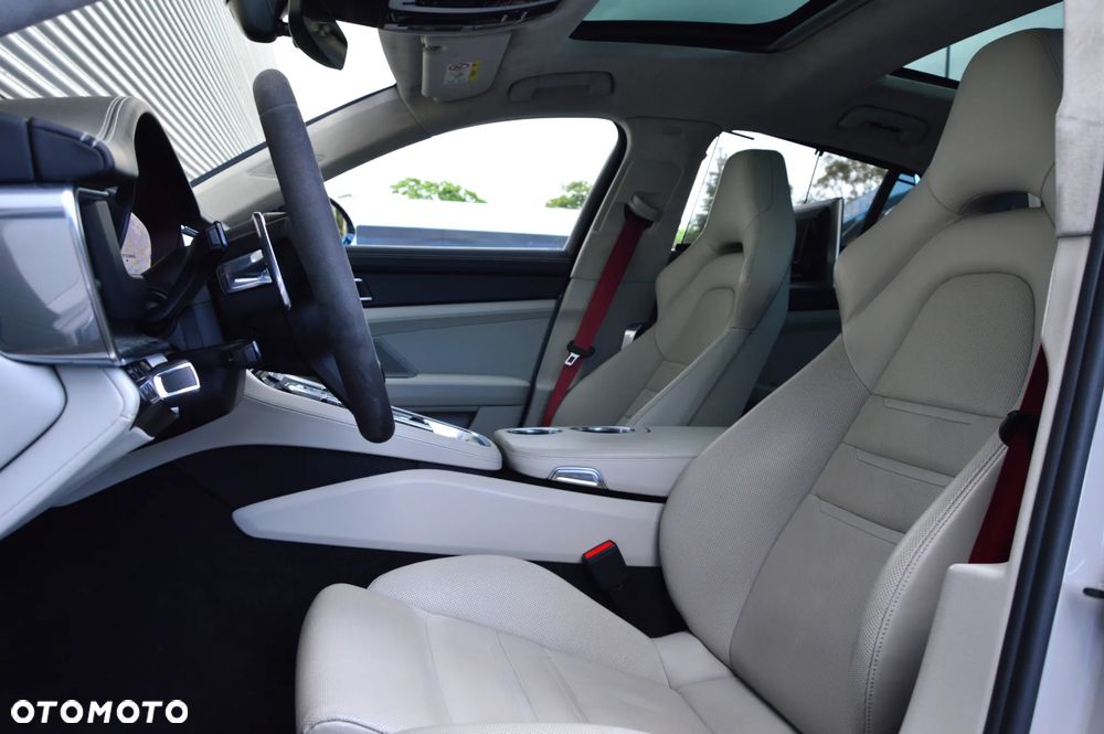 Porsche Panamera Turbo - 13