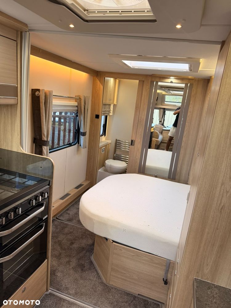 Elddis Crusader Mistral - 22