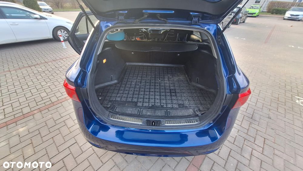 Toyota Avensis 1.8 Premium - 16