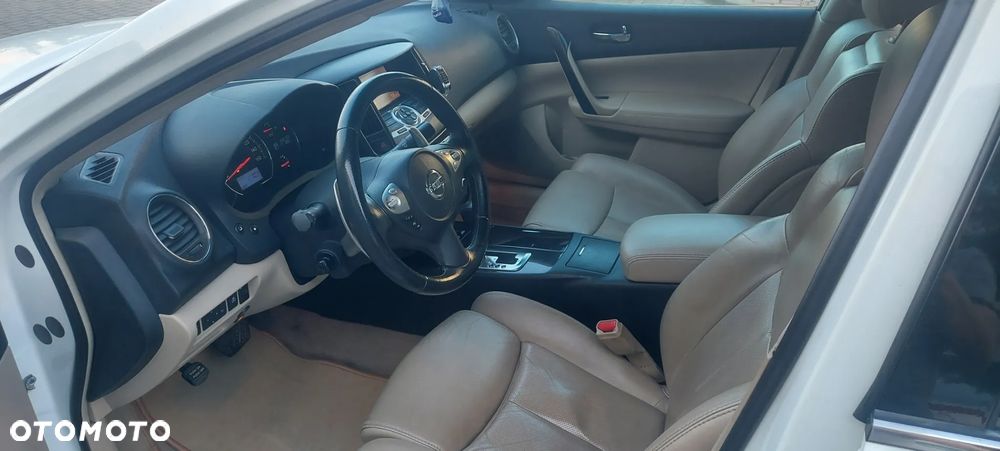 Nissan Maxima 3.5 S - 11