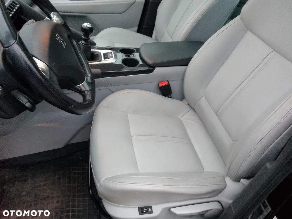 Peugeot 3008 HDi FAP 150 Premium - 9