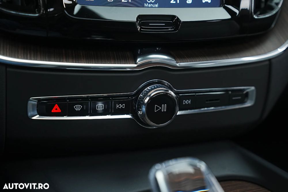 Volvo XC 60 T8 AWD Recharge Geartronic Inscription - 36