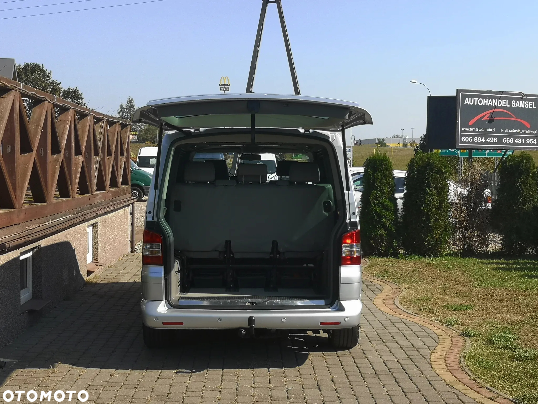 Volkswagen Multivan - 20