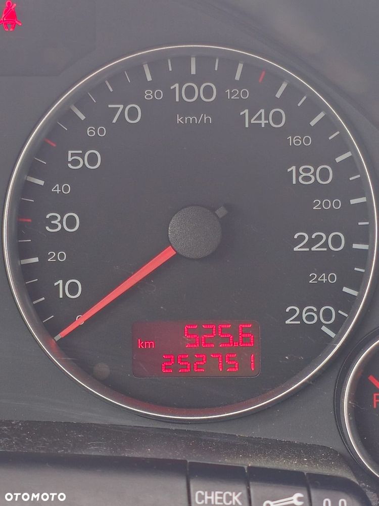 Audi A4 Limousine - 5