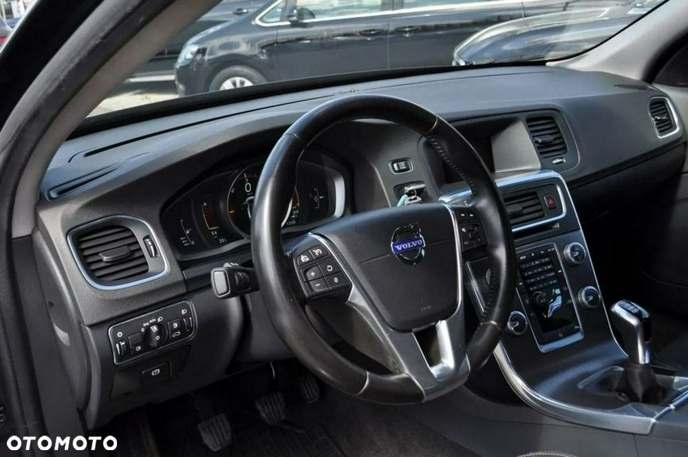 Volvo S60 D4 Drive-E Dynamic Edition (Kinetic) - 17