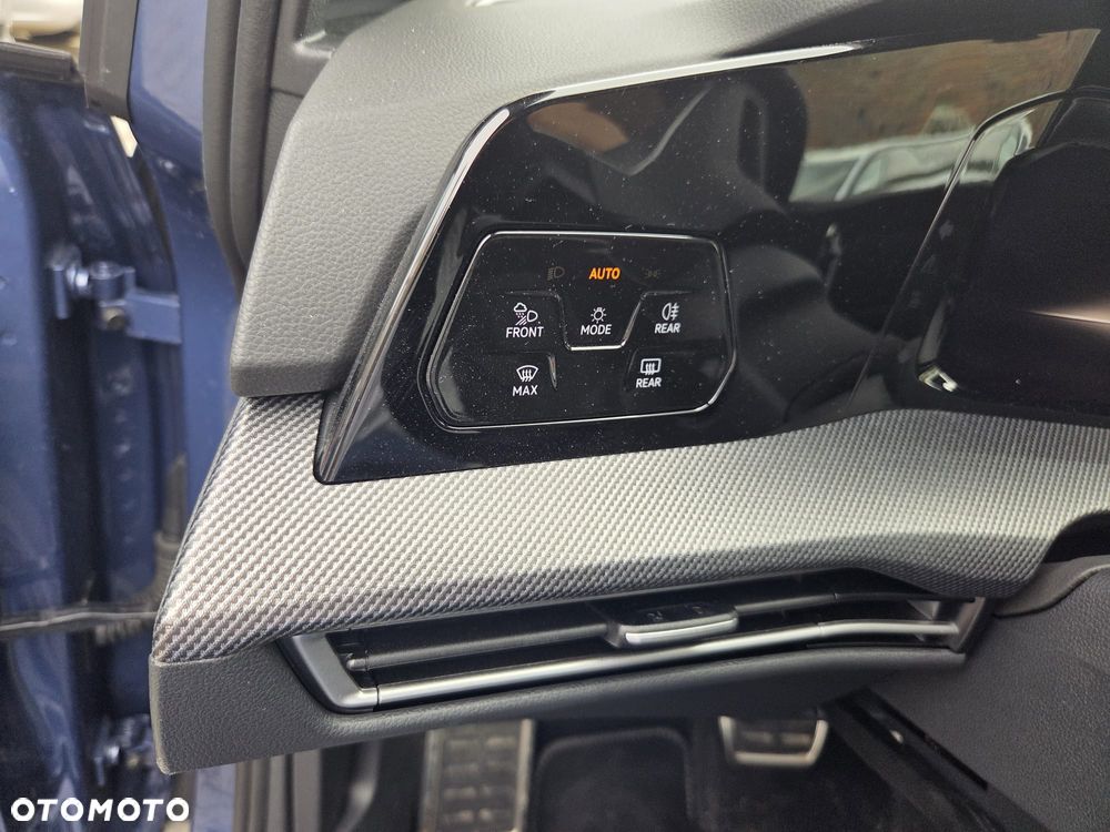 Volkswagen Golf 1.5 eTSI mHEV R-Line DSG - 19