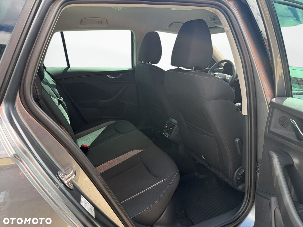 Skoda Kamiq 1.0 TSI Selection - 38