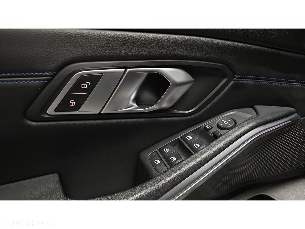 BMW Seria 3 320d xDrive mHEV M Sport - 29