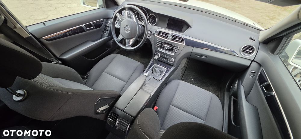 Mercedes-Benz Klasa C 220 CDI BlueEff Avantgarde - 5