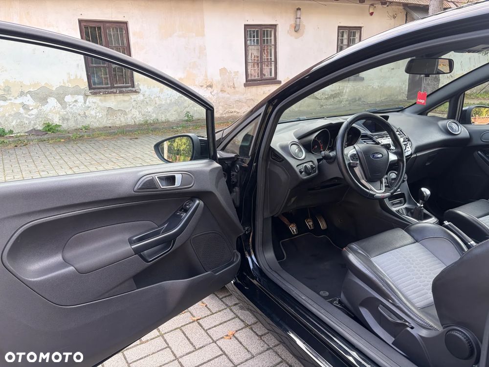 Ford Fiesta 1.6 EcoBoost mit Leder-Sport-Paket ST - 14