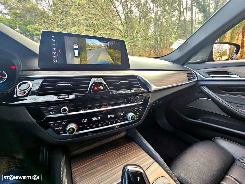 BMW 540 d xDrive Pack M Auto - 17