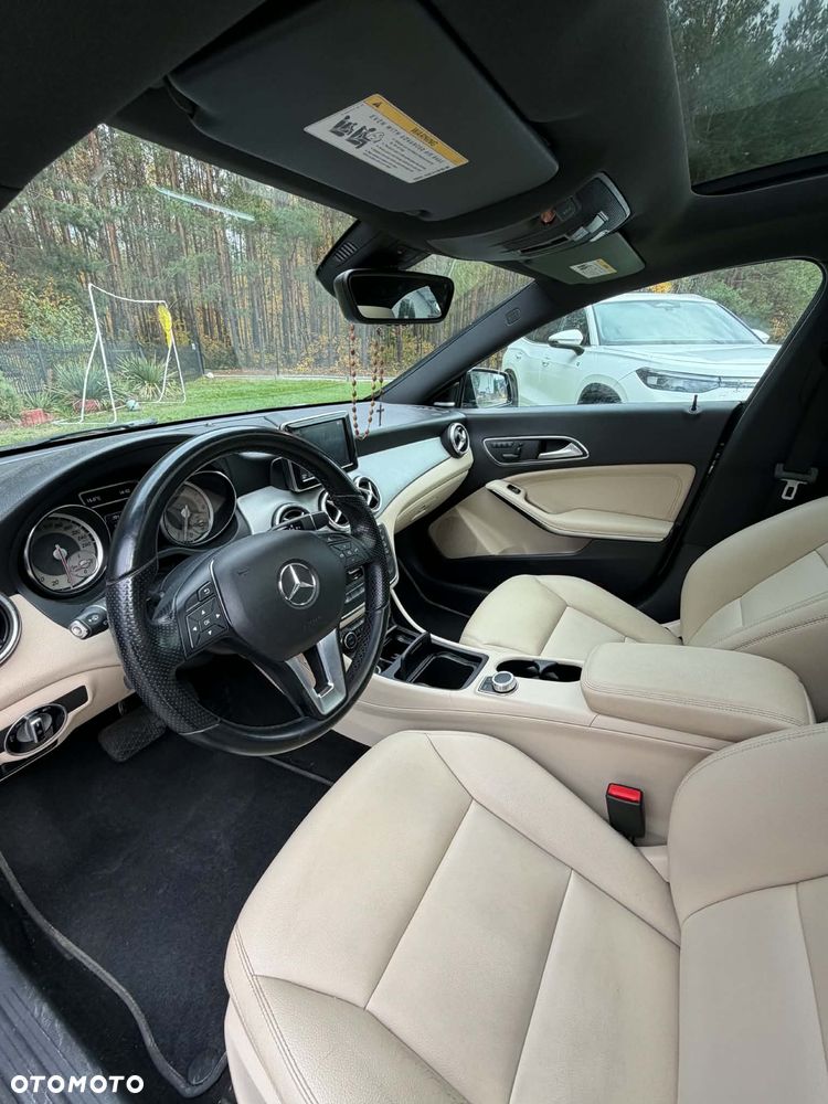 Mercedes-Benz CLA 250 7G-DCT Sport - 10