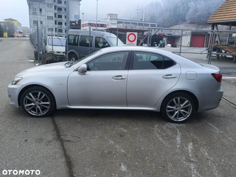 Lexus IS 220d - 5