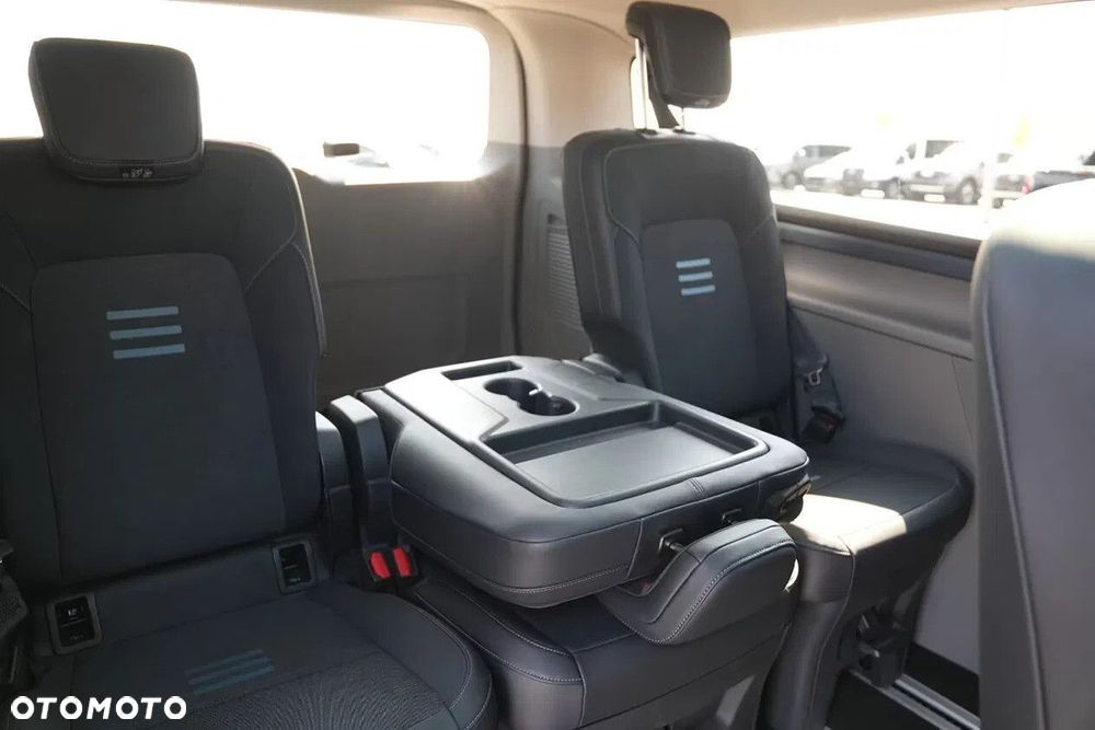 Ford Tourneo Custom - 16