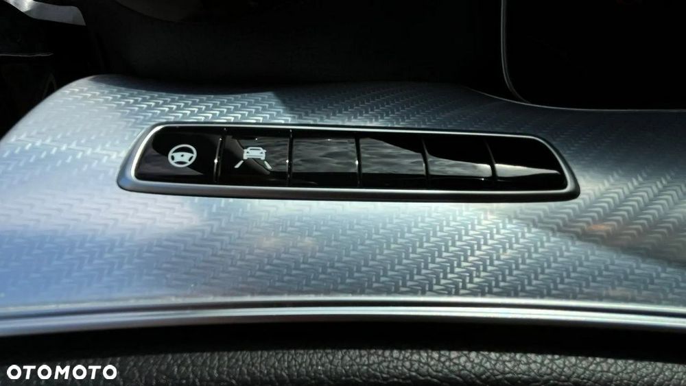 Mercedes-Benz Klasa E 220 d 4-Matic 9G-TRONIC - 26