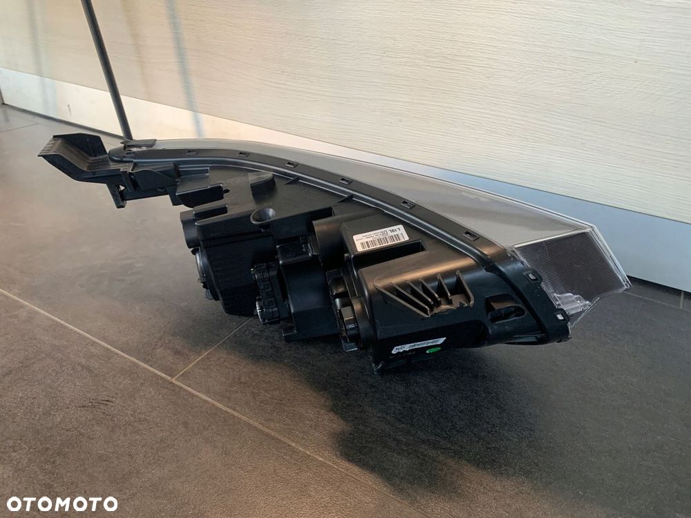 Lampa lewa SSANG YONG TIVOLI 2019- - 9