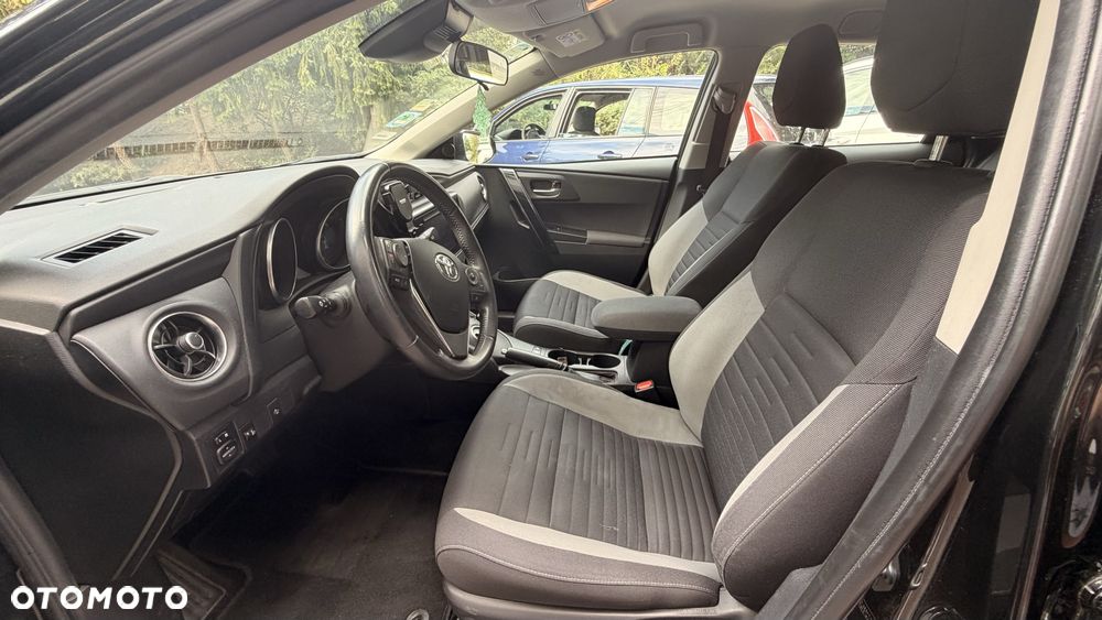 Toyota Auris - 5