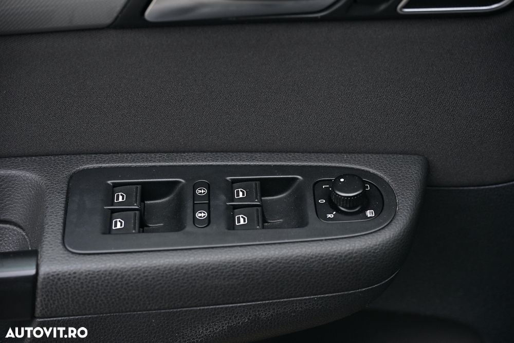 Volkswagen Sharan 2.0 TDI DSG Blue Motion Match - 32