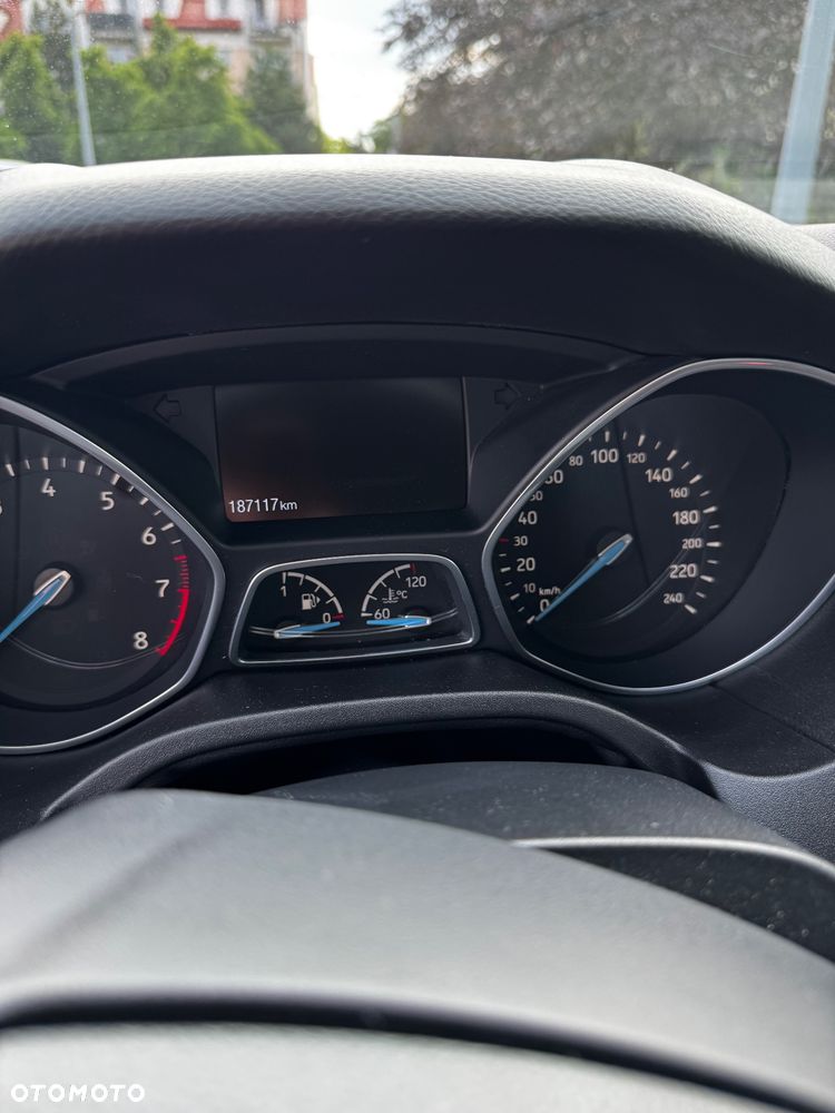 Ford Focus 1.6 SYNC Edition - 4