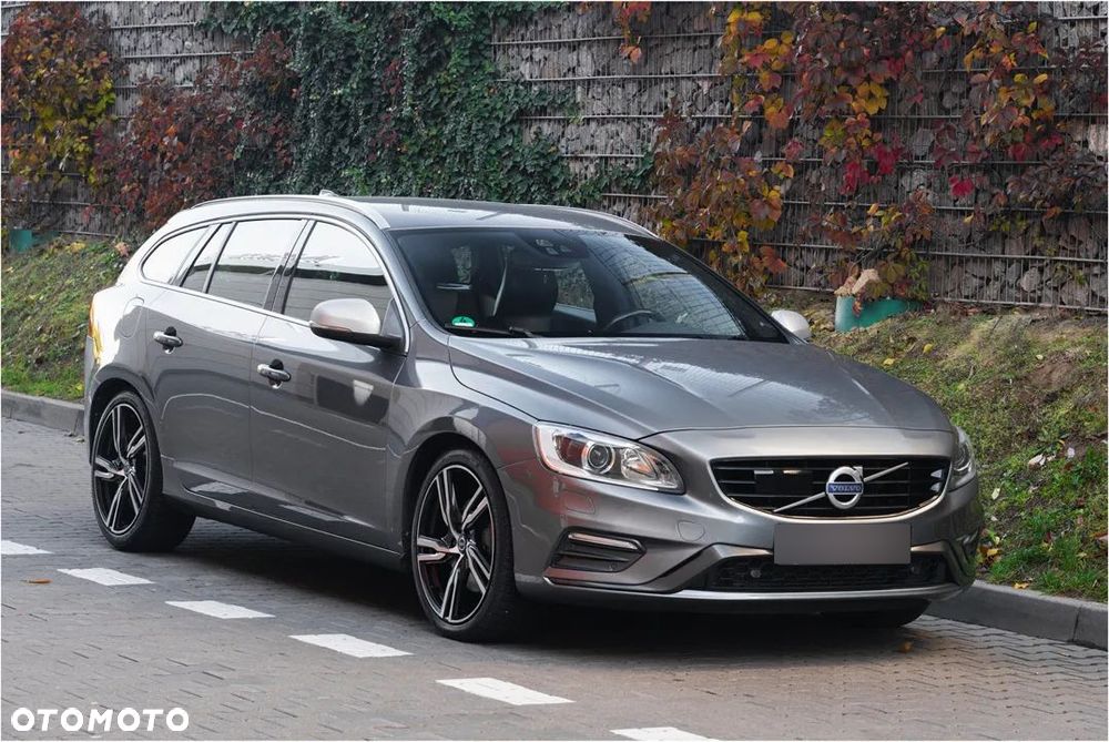 Volvo V60 D5 Geartronic RDesign - 12