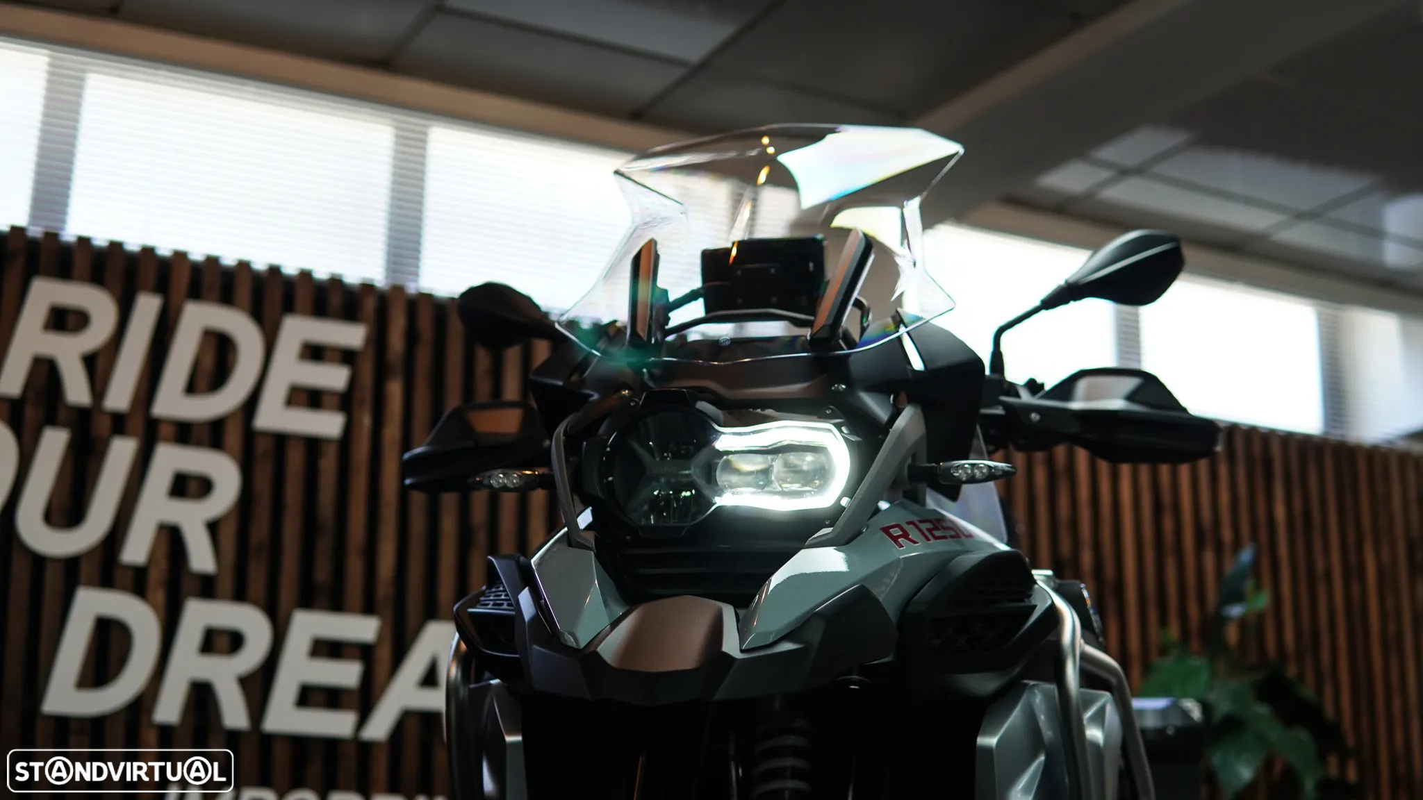 BMW R 1250 GS Adventure C/ AKRAPOVIC COMPLETO - 25