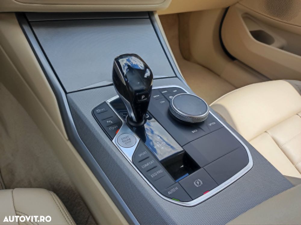 BMW Seria 3 320i Aut. Luxury Line - 23