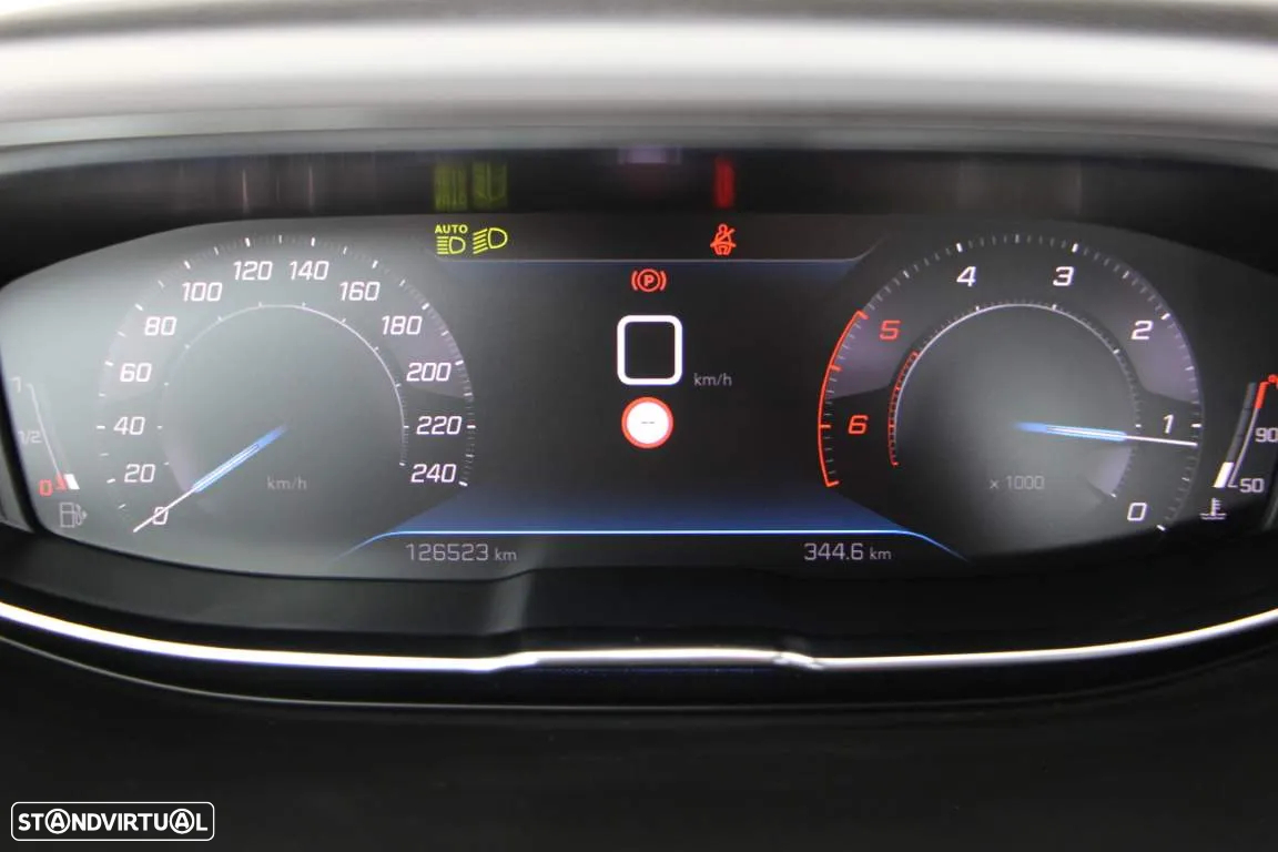 Peugeot 3008 1.5 BlueHDi Allure - 8