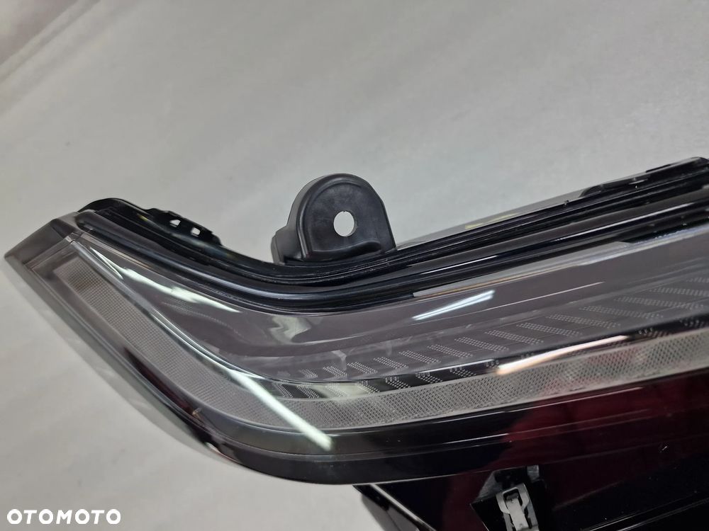 RENAULT MEGANE IV E-TECH ETECH PRAWA LAMPA LED / DRL PRZEDNIA PRZÓD , NR 266009083R , SPRAWNA , POSIADA PRZETWORNICE , NR AUKCJI H209 - 4