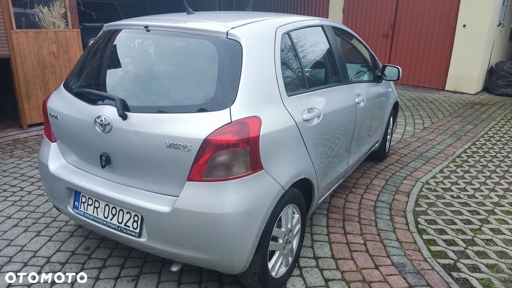 Toyota Yaris - 5