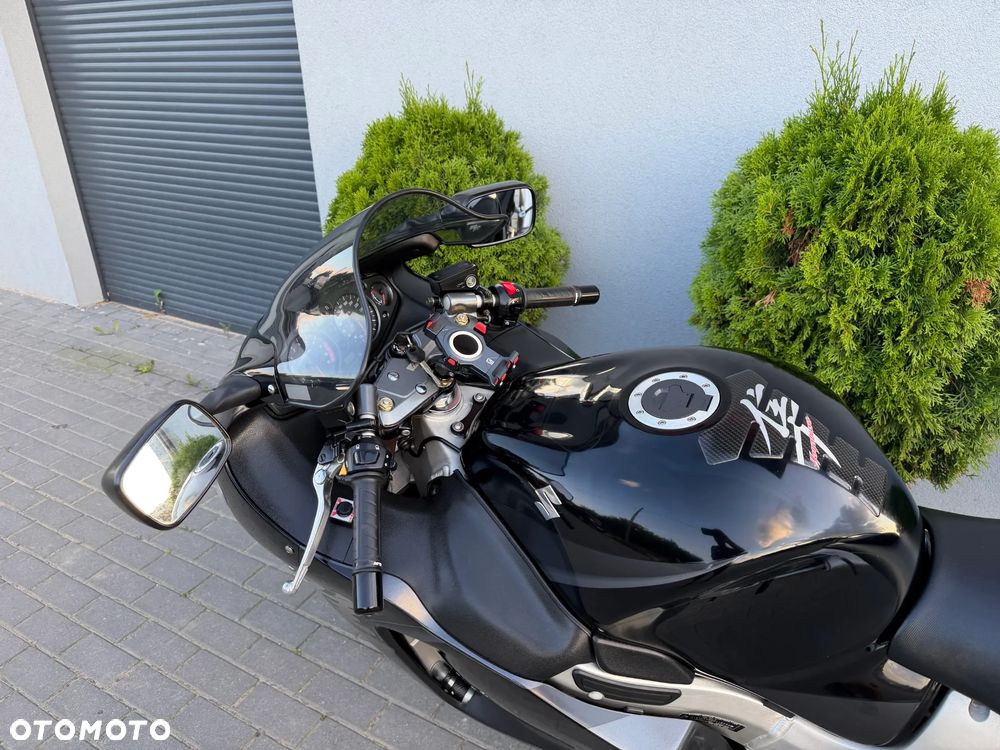 Suzuki GSX-R - 38
