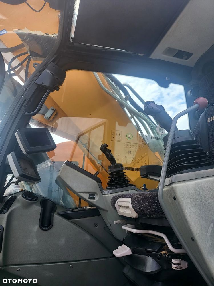 Liebherr R926 Compact - 4
