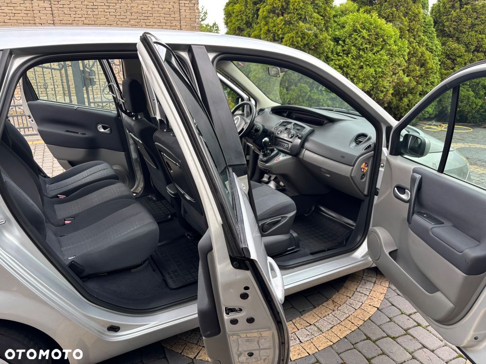 Renault Scenic 1.6 16V Expression - 8