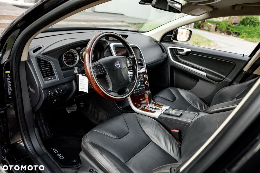 Volvo XC 60 T6 AWD Momentum - 18