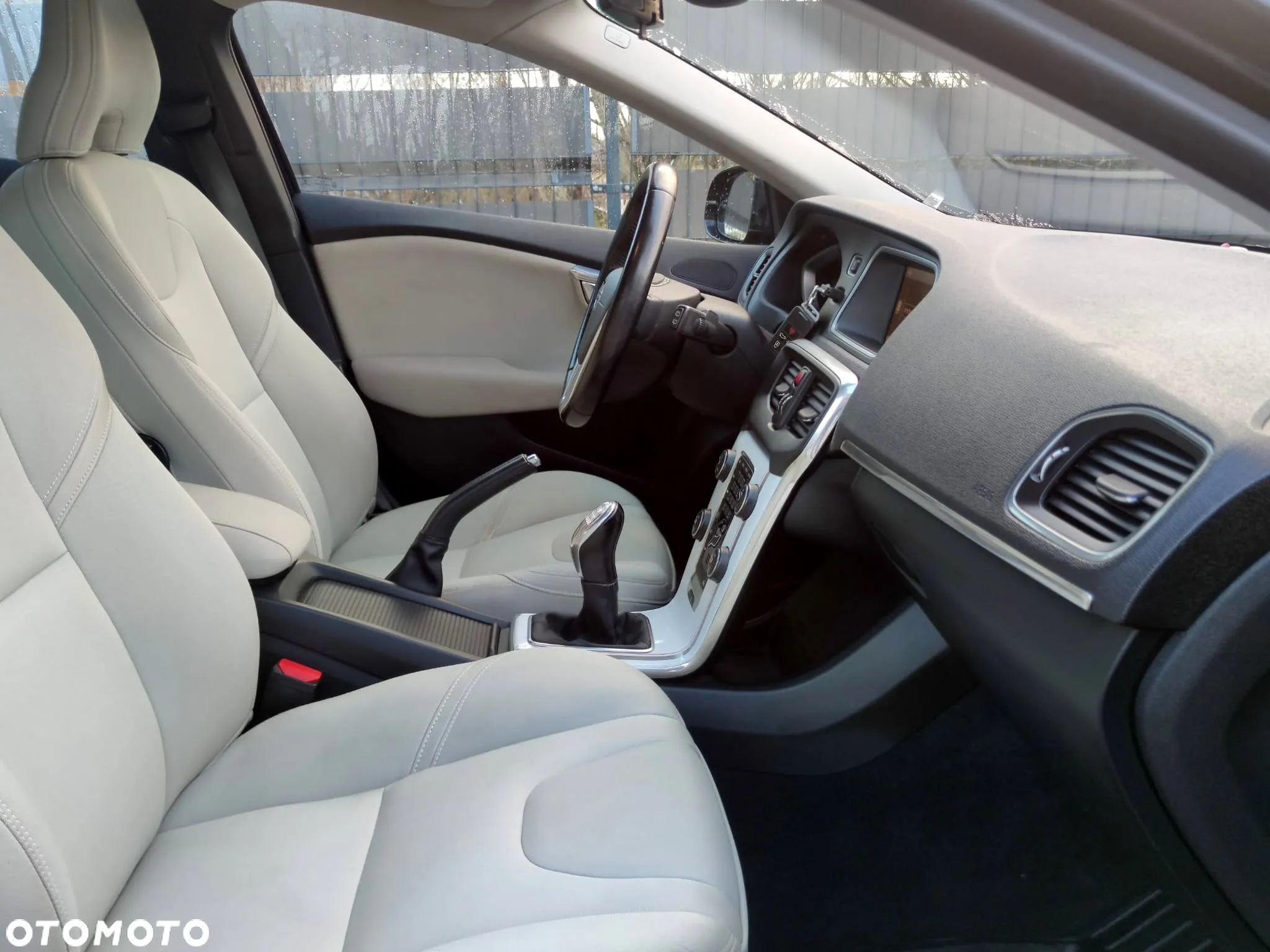 Volvo V40 D3 Momentum - 22