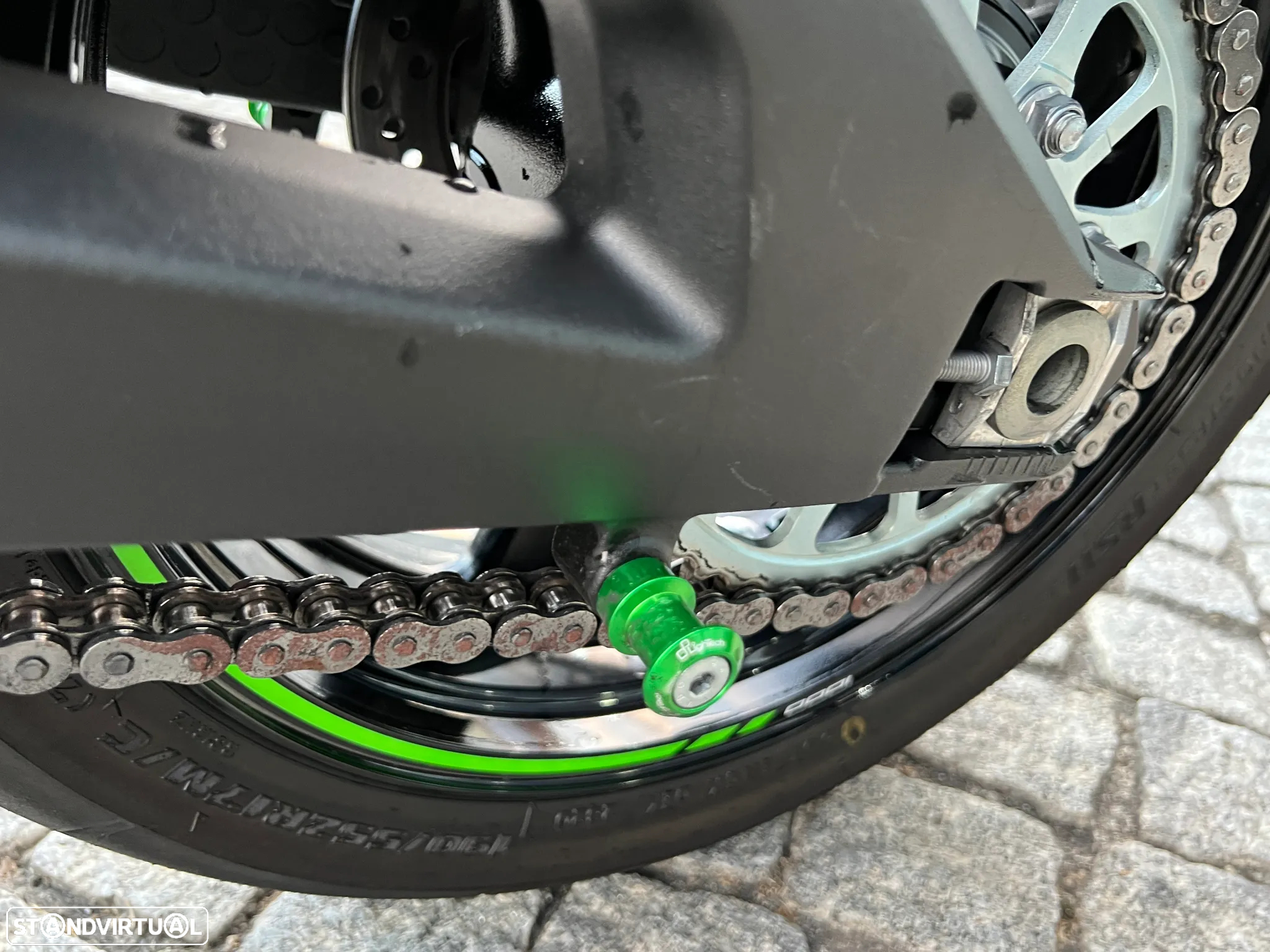 Kawasaki ZX 10R - 9