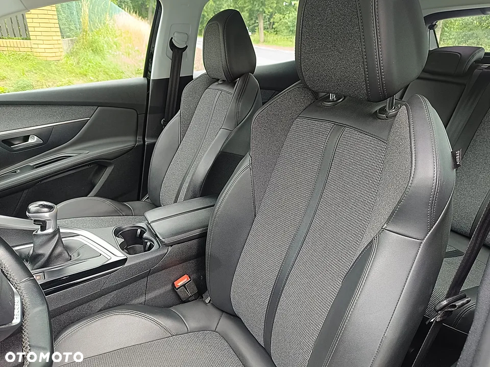 Peugeot 3008 1.5 BlueHDi Allure S&S - 24