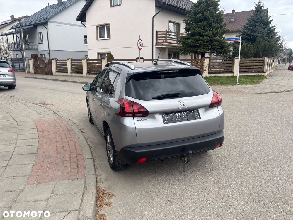 Peugeot 2008 BlueHDi 100 STOP & START Allure - 4
