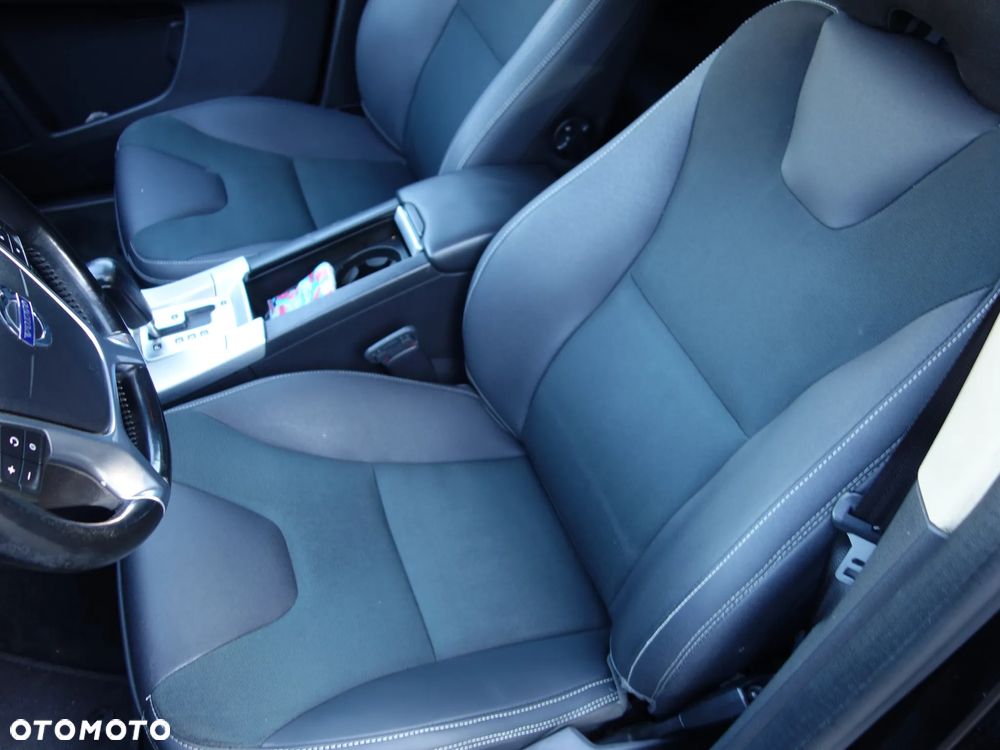 Volvo XC 60 2.4D Momentum - 15