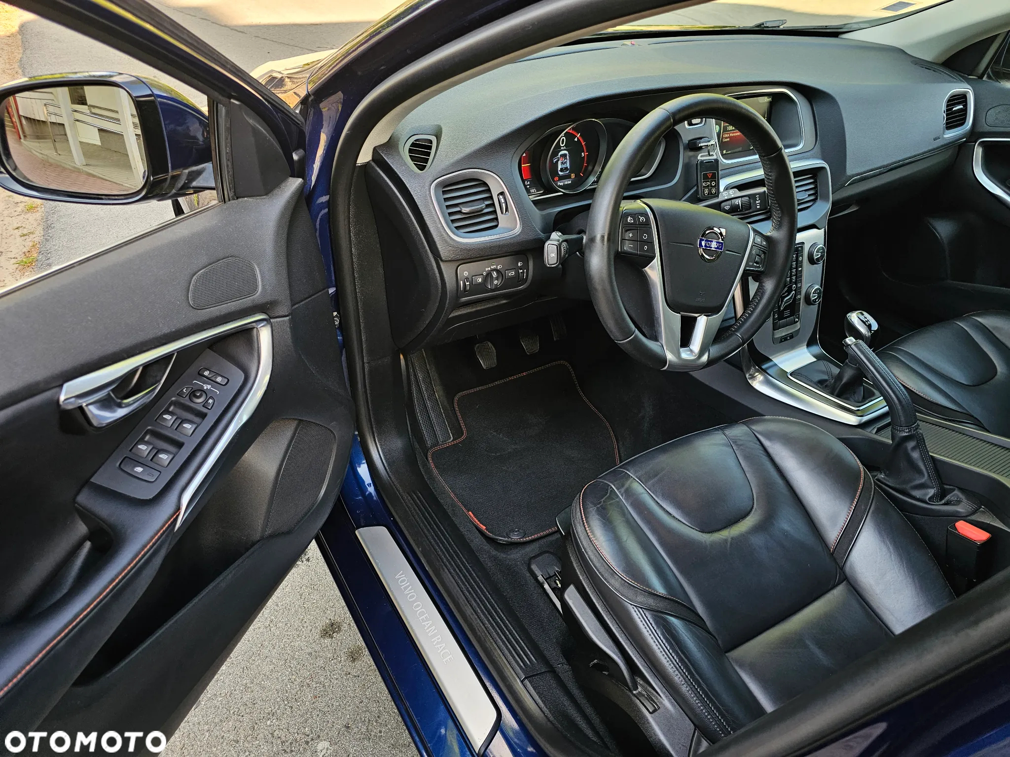Volvo V40 D2 Drive-E Ocean Race - 11