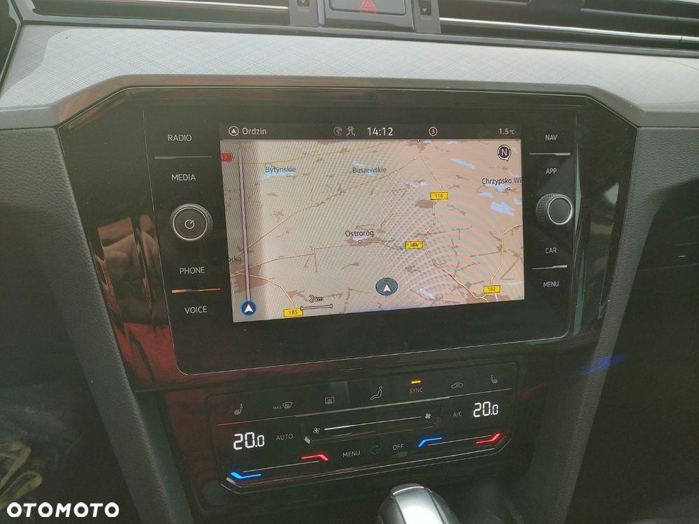 Volkswagen Passat Variant 2.0 TDI SCR DSG BlueMotion Comfortline - 21