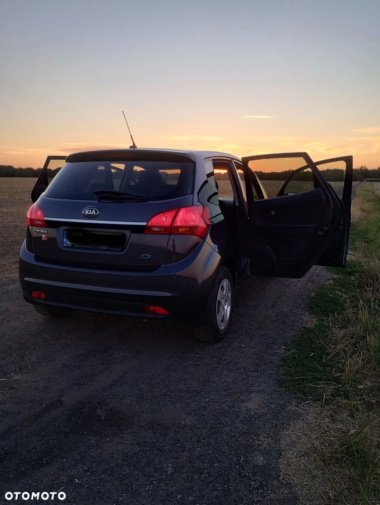 Kia Venga 1.4 L - 14