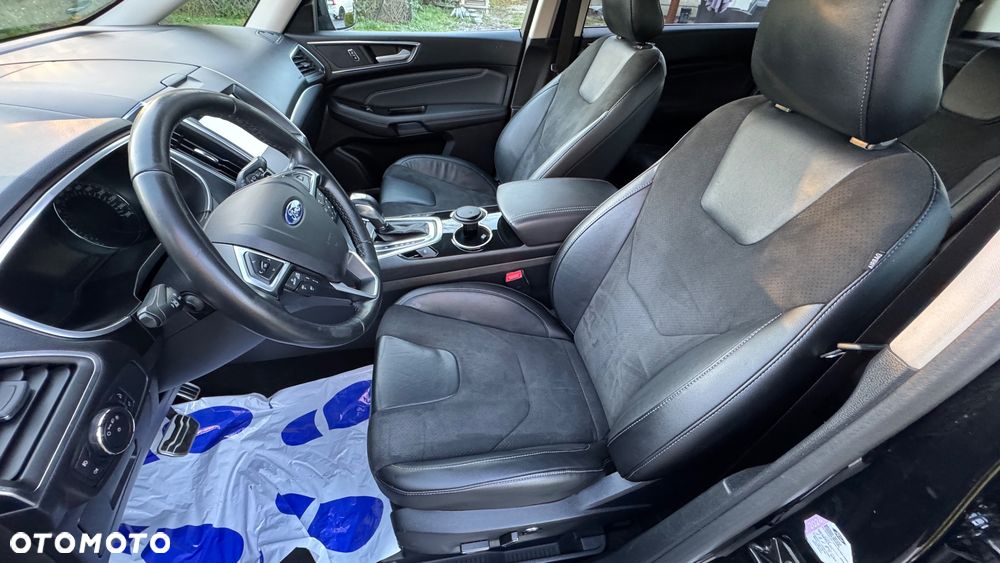 Ford S-Max - 11
