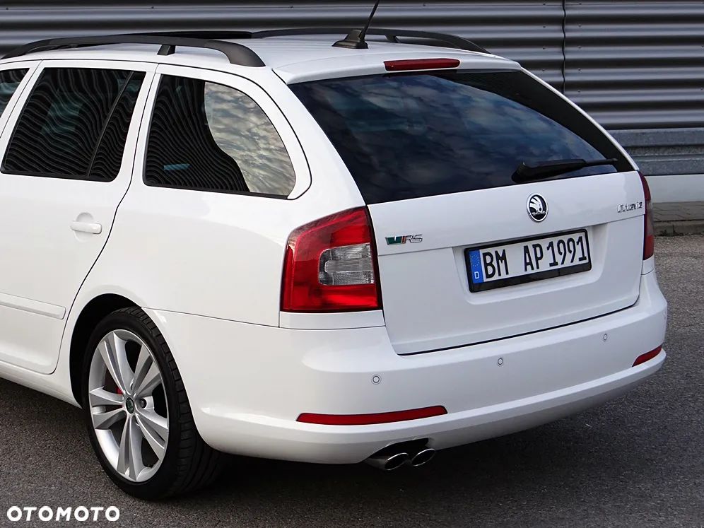 Skoda Octavia 2.0 TDI CR DPF DSG RS - 21